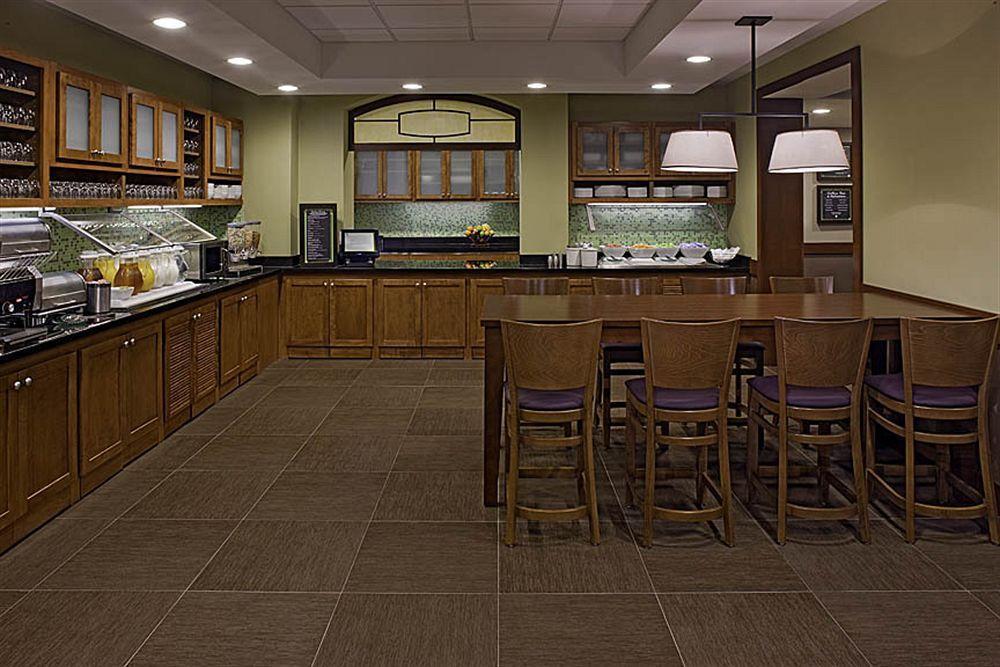 Hyatt Place Atlanta Alpharetta North Point Mall Ресторан фото